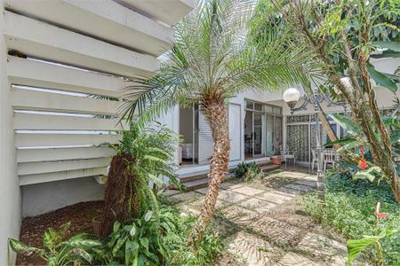 Casa de condomínio à venda com 300m², 4 quartos e 4 vagas