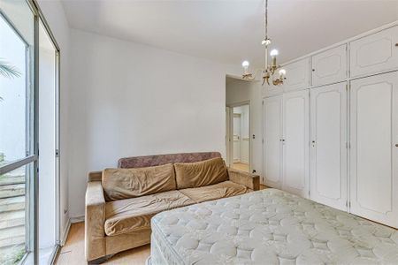Casa de condomínio à venda com 300m², 4 quartos e 4 vagas