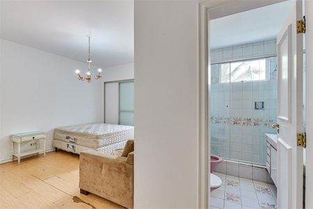 Casa de condomínio à venda com 300m², 4 quartos e 4 vagas