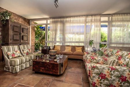 Casa à venda com 350m², 4 quartos e 2 vagas