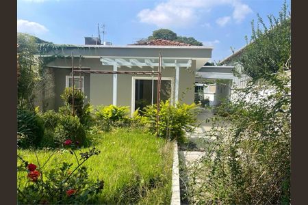 Casa de condomínio à venda com 300m², 3 quartos e 4 vagas