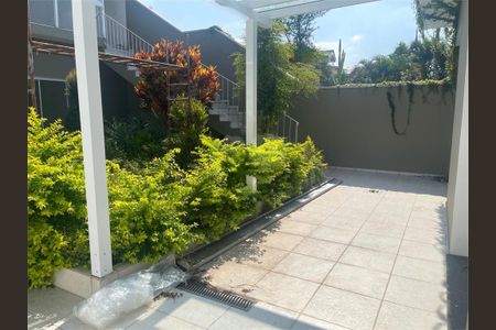 Casa de condomínio à venda com 300m², 3 quartos e 4 vagas