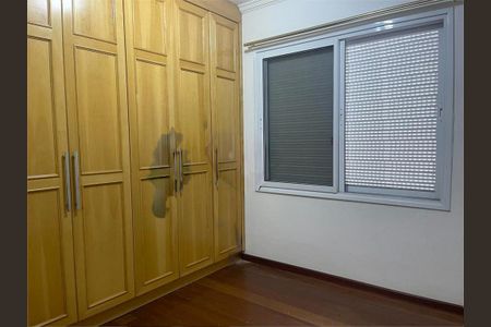 Casa de condomínio à venda com 300m², 3 quartos e 4 vagas