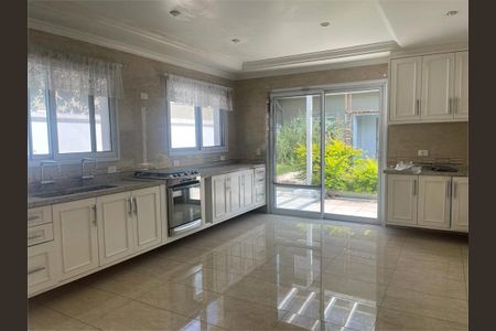 Casa de condomínio à venda com 300m², 3 quartos e 4 vagas