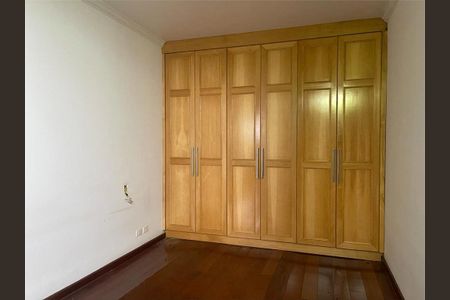 Casa de condomínio à venda com 300m², 3 quartos e 4 vagas