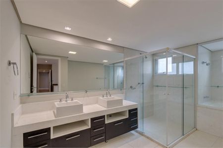 Apartamento à venda com 317m², 4 quartos e 4 vagas