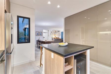 Casa à venda com 330m², 3 quartos e 6 vagas