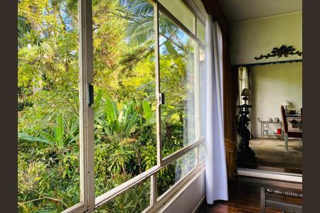 Casa à venda com 563m², 4 quartos e 2 vagas