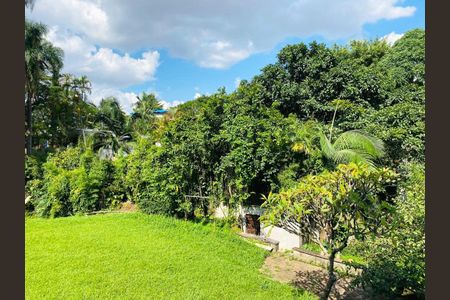 Casa à venda com 563m², 4 quartos e 2 vagas