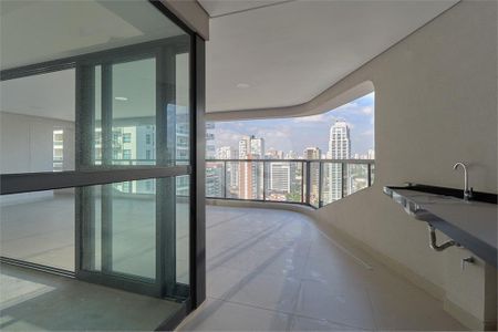 Apartamento à venda com 227m², 4 quartos e 4 vagas
