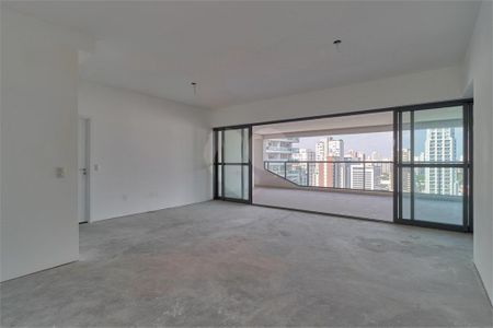 Apartamento à venda com 227m², 4 quartos e 4 vagas