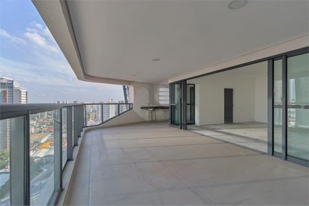 Apartamento à venda com 227m², 4 quartos e 4 vagas