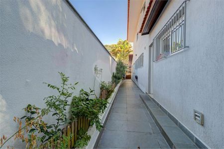 Casa de condomínio à venda com 360m², 4 quartos e 2 vagas