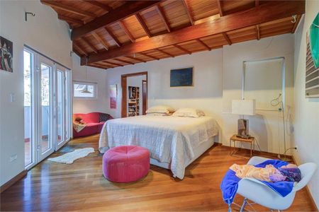 Casa de condomínio à venda com 360m², 4 quartos e 2 vagas