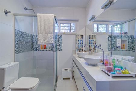 Casa de condomínio à venda com 360m², 4 quartos e 2 vagas