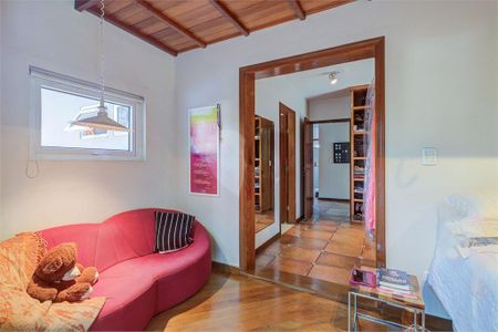 Casa de condomínio à venda com 360m², 4 quartos e 2 vagas