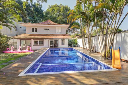 Casa de condomínio à venda com 360m², 4 quartos e 2 vagas