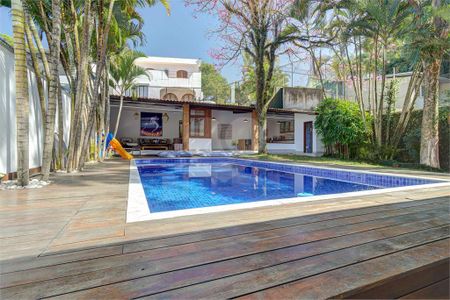 Casa de condomínio à venda com 360m², 4 quartos e 2 vagas