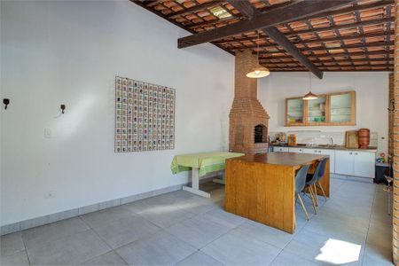 Casa de condomínio à venda com 360m², 4 quartos e 2 vagas