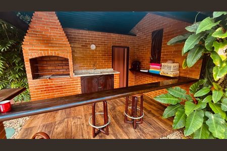 Casa de condomínio à venda com 385m², 5 quartos e 4 vagasÁrea Externa