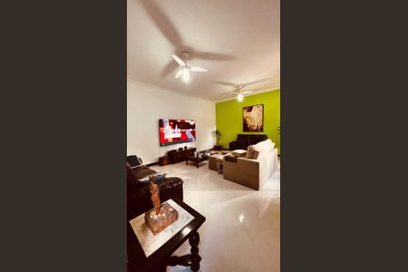 Casa de condomínio à venda com 385m², 5 quartos e 4 vagasQuarto 4