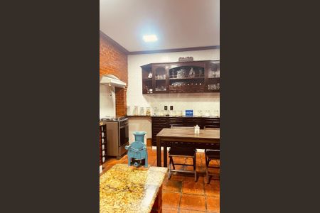 Casa de condomínio à venda com 385m², 5 quartos e 4 vagasCozinha