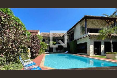 Casa de condomínio à venda com 385m², 5 quartos e 4 vagasÁrea Externa