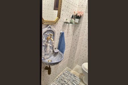 Casa de condomínio à venda com 385m², 5 quartos e 4 vagasBanheiro 5