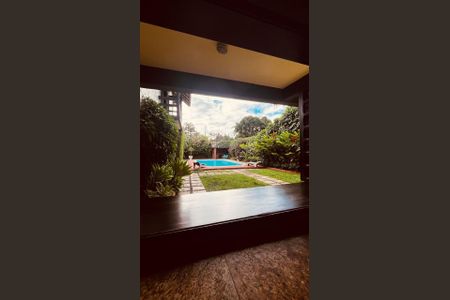 Casa de condomínio à venda com 385m², 5 quartos e 4 vagasÁrea Externa