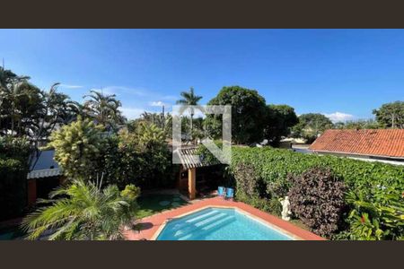 Casa de condomínio à venda com 385m², 5 quartos e 4 vagasÁrea Externa