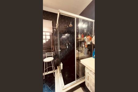 Casa de condomínio à venda com 385m², 5 quartos e 4 vagasBanheiro 2