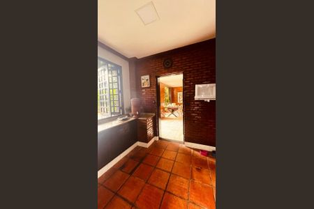 Casa de condomínio à venda com 385m², 5 quartos e 4 vagasÁrea Externa