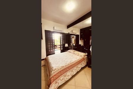 Casa de condomínio à venda com 385m², 5 quartos e 4 vagasQuarto 3