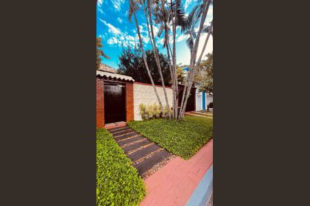 Casa de condomínio à venda com 385m², 5 quartos e 4 vagasFachada