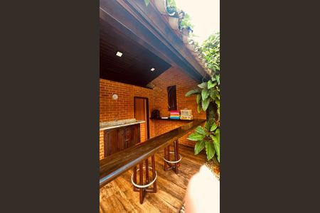 Casa de condomínio à venda com 385m², 5 quartos e 4 vagasÁrea Externa