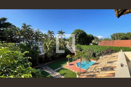 Casa de condomínio à venda com 385m², 5 quartos e 4 vagasÁrea Externa