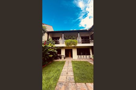 Casa de condomínio à venda com 385m², 5 quartos e 4 vagasÁrea Externa