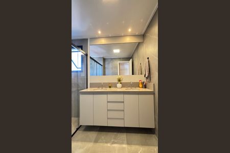 Apartamento à venda com 135m², 3 quartos e 2 vagasBanheiro da Suíte 1