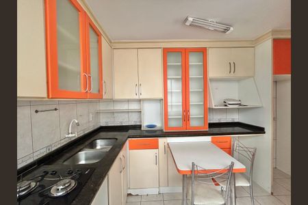 Casa à venda com 84m², 3 quartos e sem vaga Casa à venda com 84m², 3 quartos e sem vagaCozinha