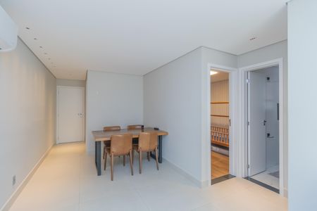 Apartamento à venda com 174m², 2 quartos e 2 vagas Apartamento à venda com 174m², 2 quartos e 2 vagasSala