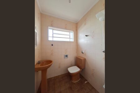 Casa à venda com 116m², 3 quartos e 2 vagas Casa à venda com 116m², 3 quartos e 2 vagasBanheiro Social