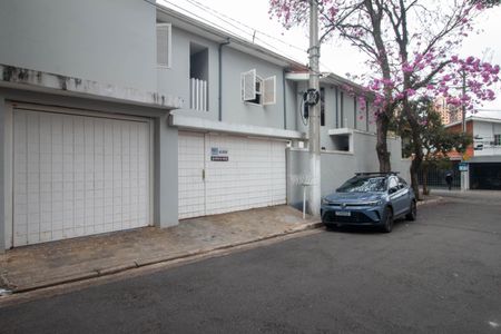 Casa de condomínio para alugar com 141m², 3 quartos e 1 vaga Casa de condomínio para alugar com 141m², 3 quartos e 1 vagaFachada