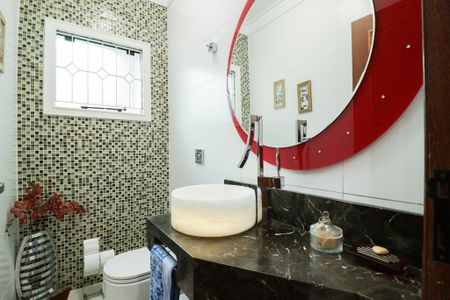 Casa à venda com 217m², 2 quartos e 5 vagas Casa à venda com 217m², 2 quartos e 5 vagasLavabo