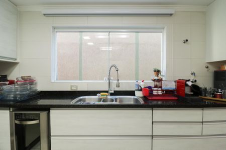 Casa à venda com 217m², 2 quartos e 5 vagas Casa à venda com 217m², 2 quartos e 5 vagasCozinha