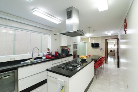 Casa à venda com 217m², 2 quartos e 5 vagas Casa à venda com 217m², 2 quartos e 5 vagasCozinha