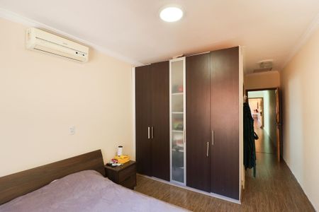 Casa à venda com 217m², 2 quartos e 5 vagas Casa à venda com 217m², 2 quartos e 5 vagasSuíte 2