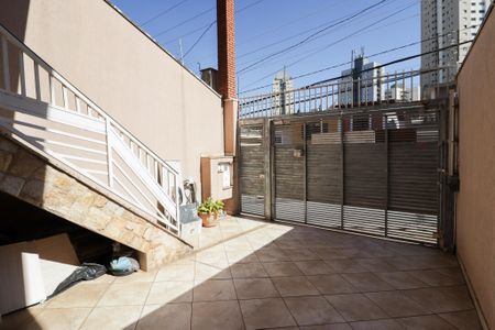 Casa à venda com 217m², 2 quartos e 5 vagas Casa à venda com 217m², 2 quartos e 5 vagasGaragem