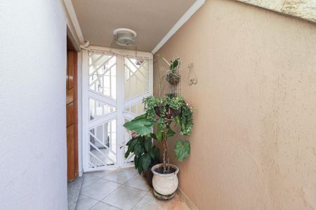 Casa à venda com 217m², 2 quartos e 5 vagas Casa à venda com 217m², 2 quartos e 5 vagasEntrada