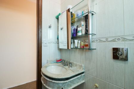 Casa à venda com 217m², 2 quartos e 5 vagas Casa à venda com 217m², 2 quartos e 5 vagasBanheiro da Suíte 2