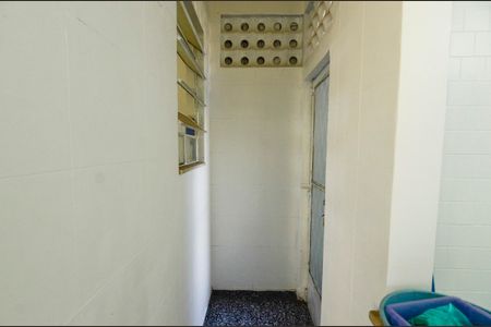 Casa de condomínio à venda com 250m², 4 quartos e 2 vagas Casa de condomínio à venda com 250m², 4 quartos e 2 vagasÁrea de Serviço